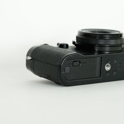 FUJIFILM X100F ブラック