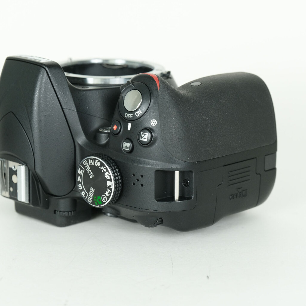 Nikon D3300の出品 | ONE SCENE（ワンシーン）