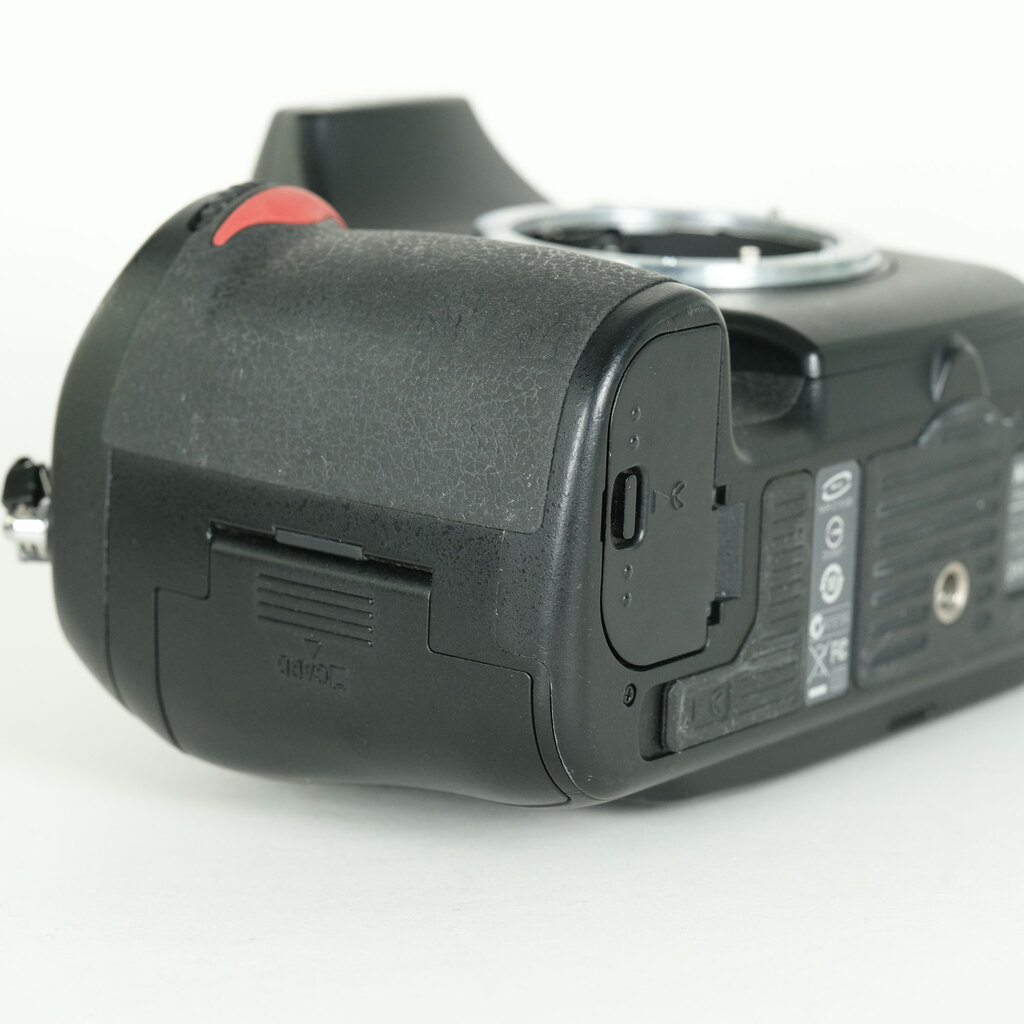 Nikon D700 ボディの出品 | ONE SCENE（ワンシーン）