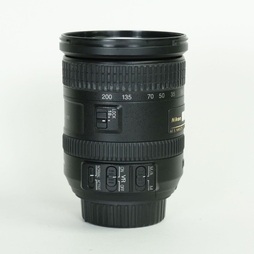 Nikon AF-S DX NIKKOR 18-200mm F3.5-5.6G ED VR II