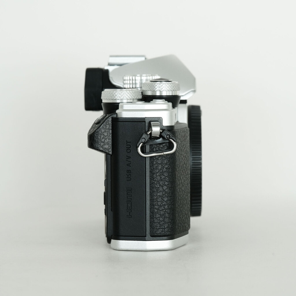 OLYMPUS OM-D E-M10 Mark II