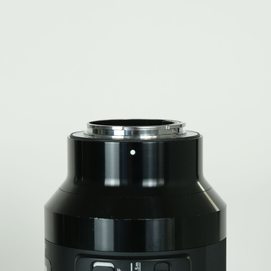 SIGMA Art 135mm F1.8 DG HSM (ソニーE用) SIGMA Art 135mm F1.8 DG HSM (ソニーE用)