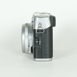 FUJIFILM X100F シルバー FUJIFILM X100F シルバー