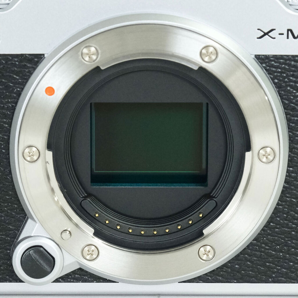 FUJIFILM X-M5