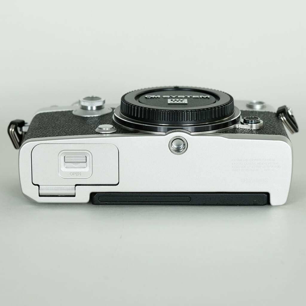OLYMPUS PEN-F