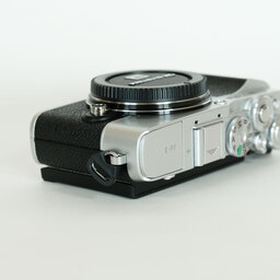 OLYMPUS PEN E-P7