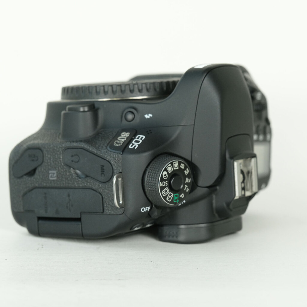 Canon EOS 80D Canon EOS 80D