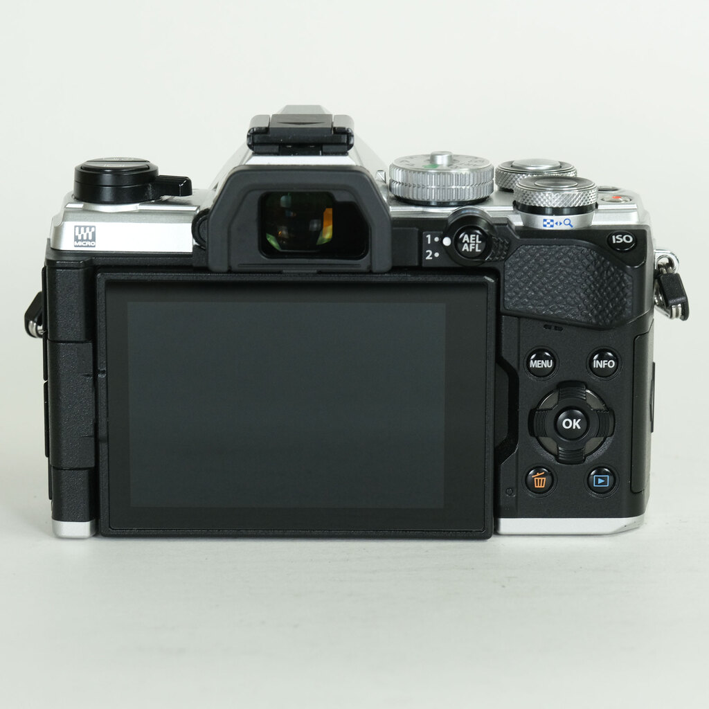 OM SYSTEM OM-5