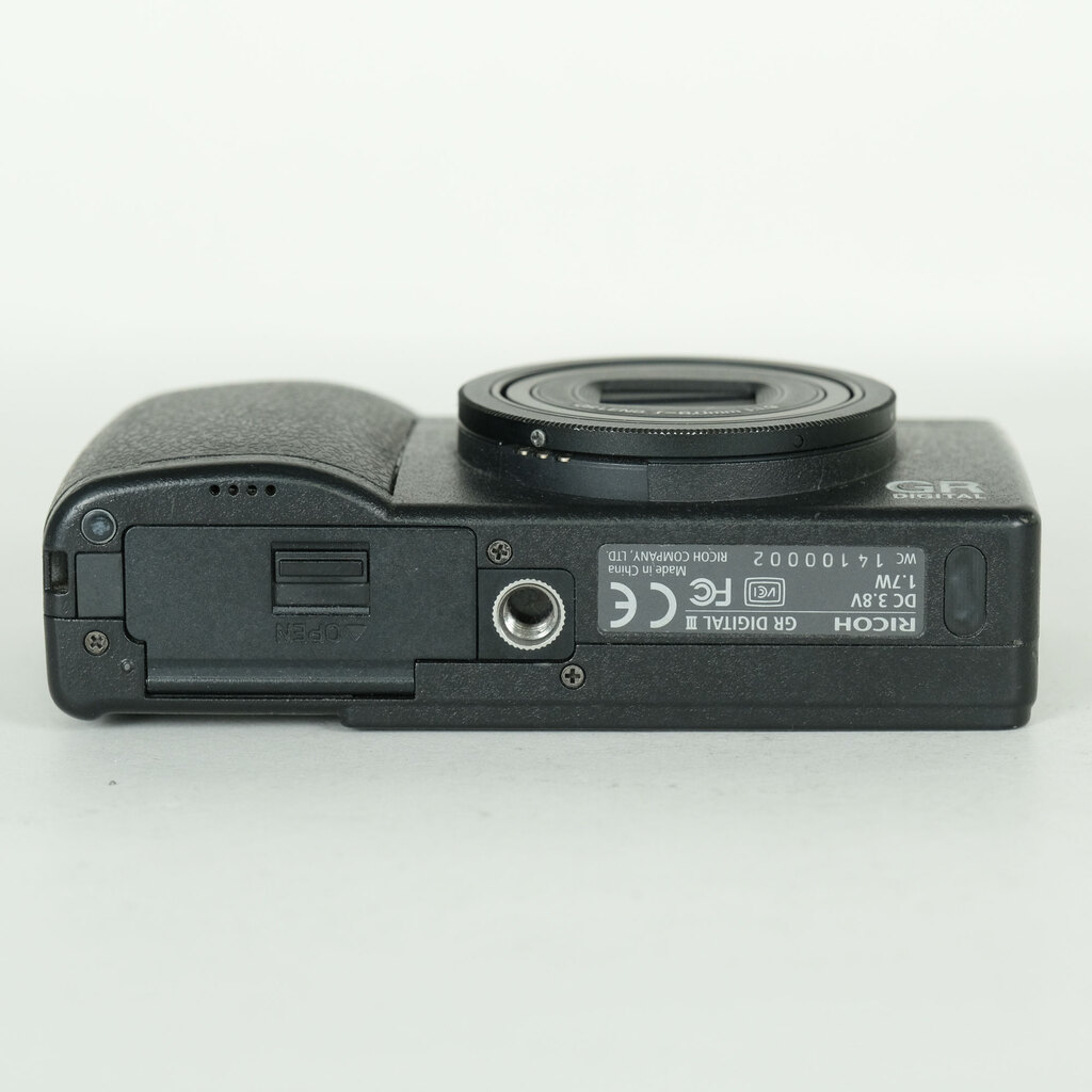 RICOH GR DIGITAL IIIの出品 | ONE SCENE（ワンシーン）