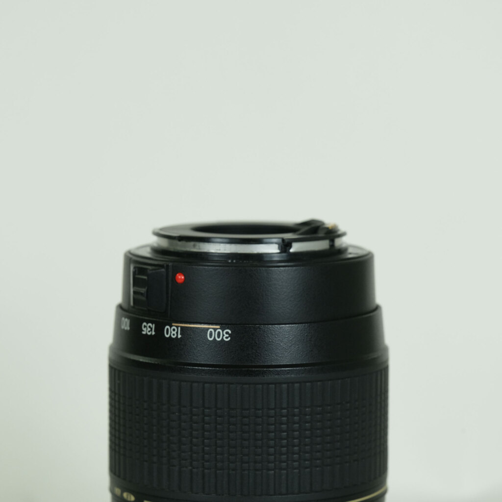 TAMRON 70-300mm F4-5.6 Di LD Macro/Model A17E(キヤノンEF用)