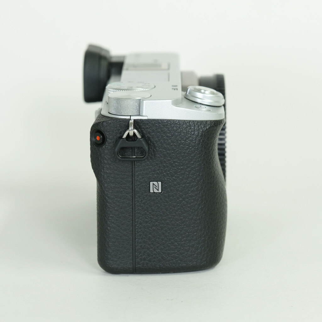 SONY α6400(ILCE-6400) SONY α6400(ILCE-6400)