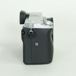 SONY α6400(ILCE-6400) SONY α6400(ILCE-6400)