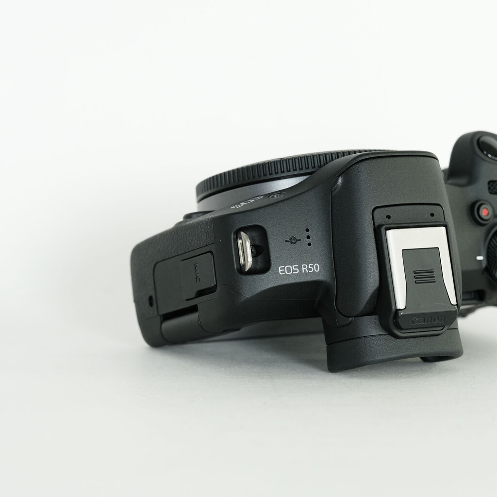 Canon EOS R50