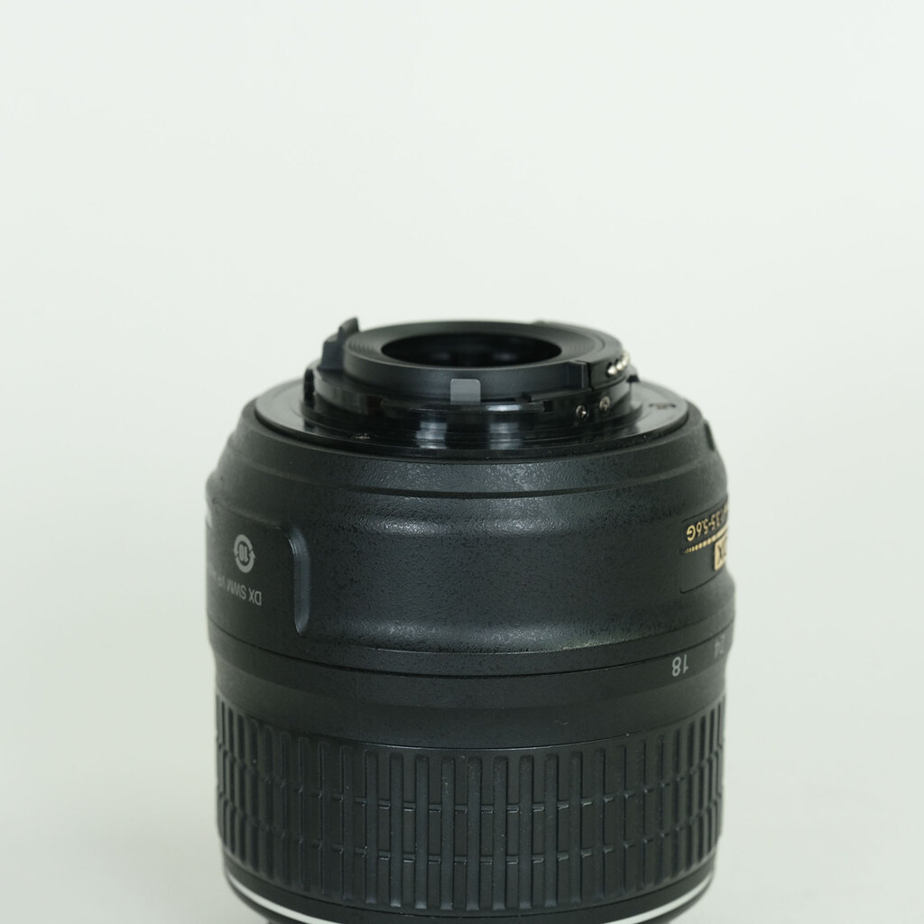 Nikon AF-S DX NIKKOR 18-55mm F3.5-5.6 G VR Nikon AF-S DX NIKKOR 18-55mm F3.5-5.6 G VR