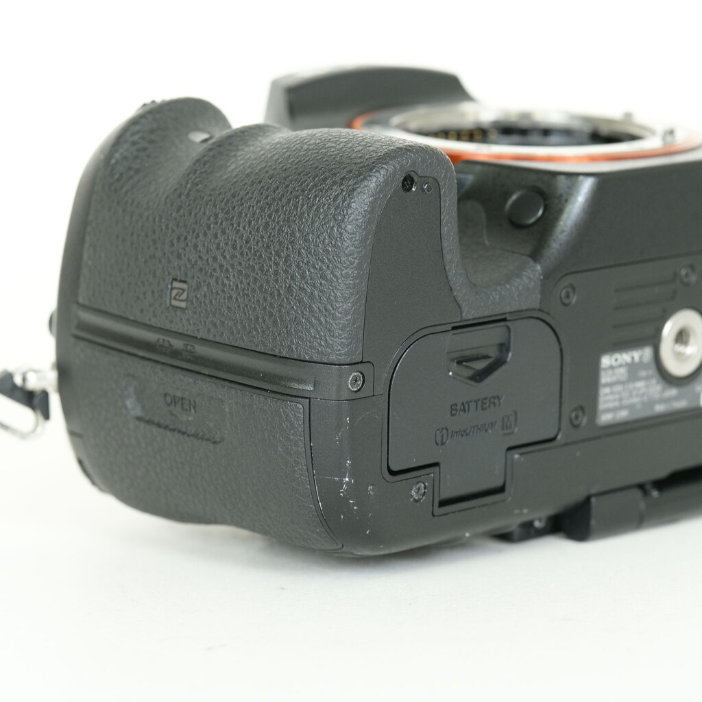 SONY α99II（ILCA-99M2）