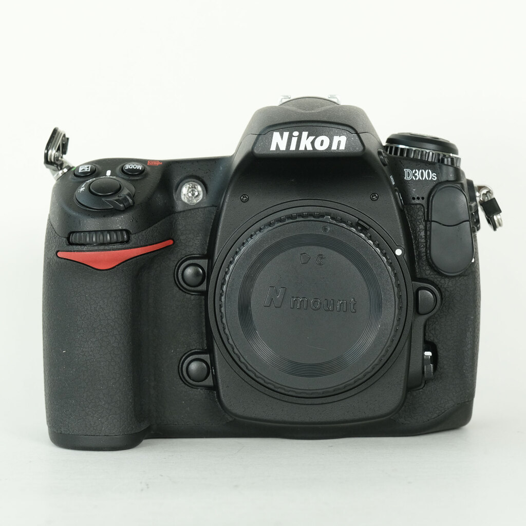 Nikon D300S ボディの出品 | ONE SCENE(ワンシーン) Nikon D300S ボディの出品 | ONE SCENE(ワンシーン)