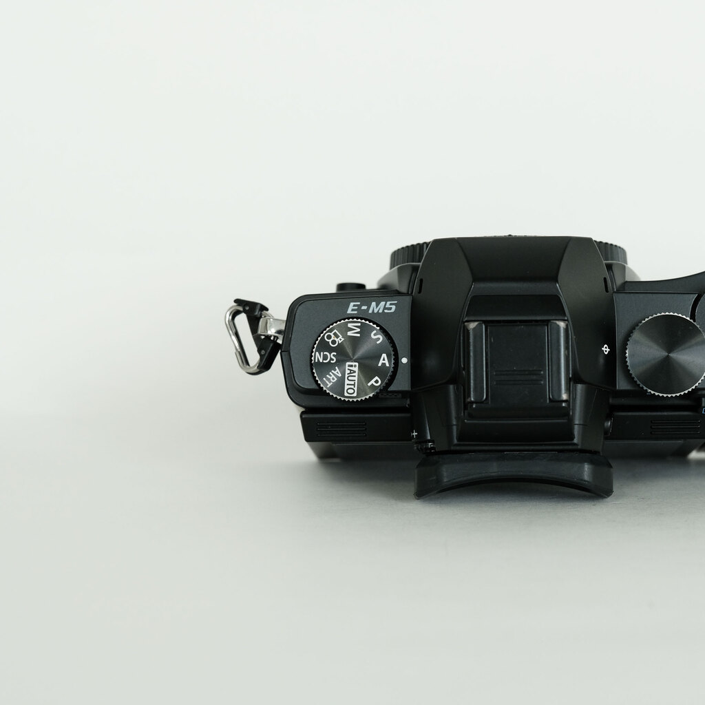 OLYMPUS OM-D E-M5 ボディ ブラック