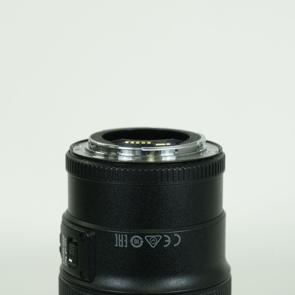 Canon EF100mm F2.8Lマクロ IS USM