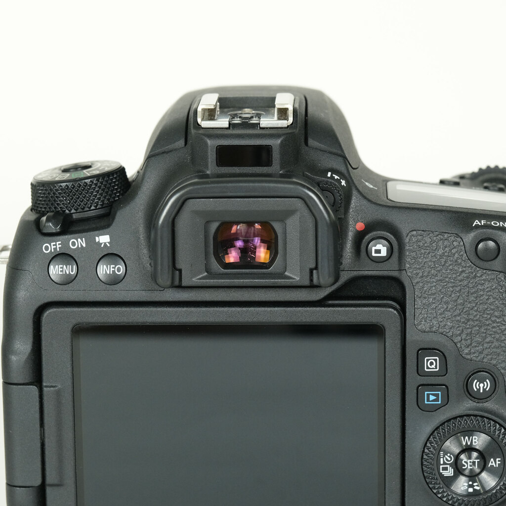 Canon EOS 9000D