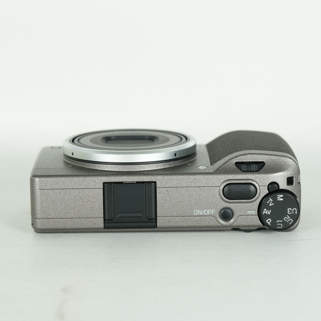 RICOH GR III Diary Editionの出品 | ONE SCENE（ワンシーン）