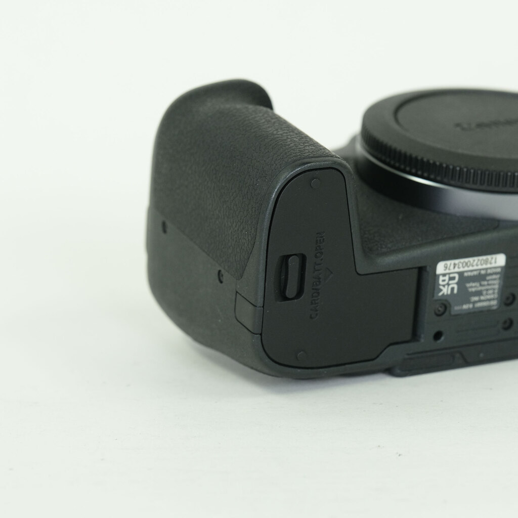Canon EOS R8