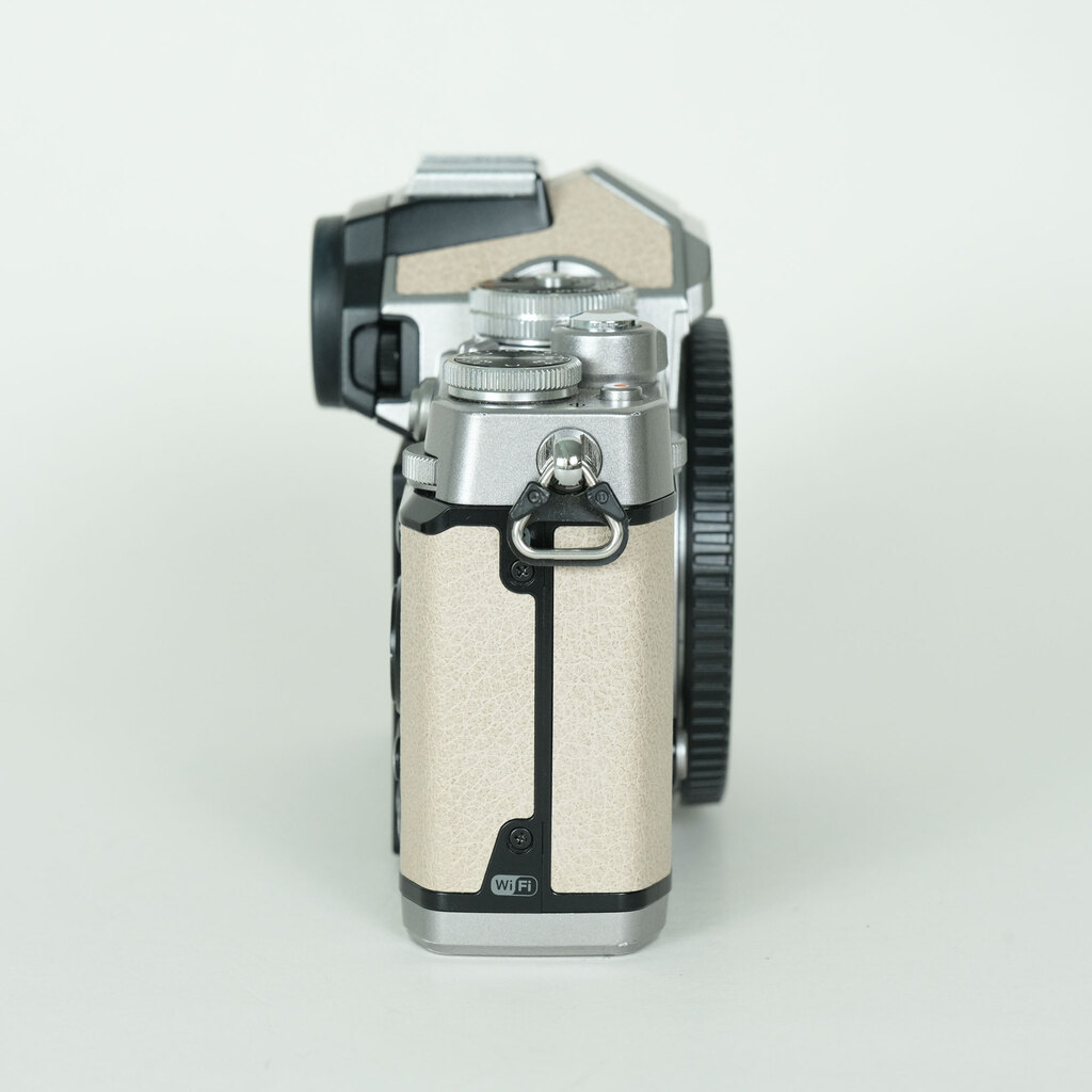 Nikon Z fc �{�f�B �V���o�[ �v���~�A���G�N�X�e���A���֍ς�