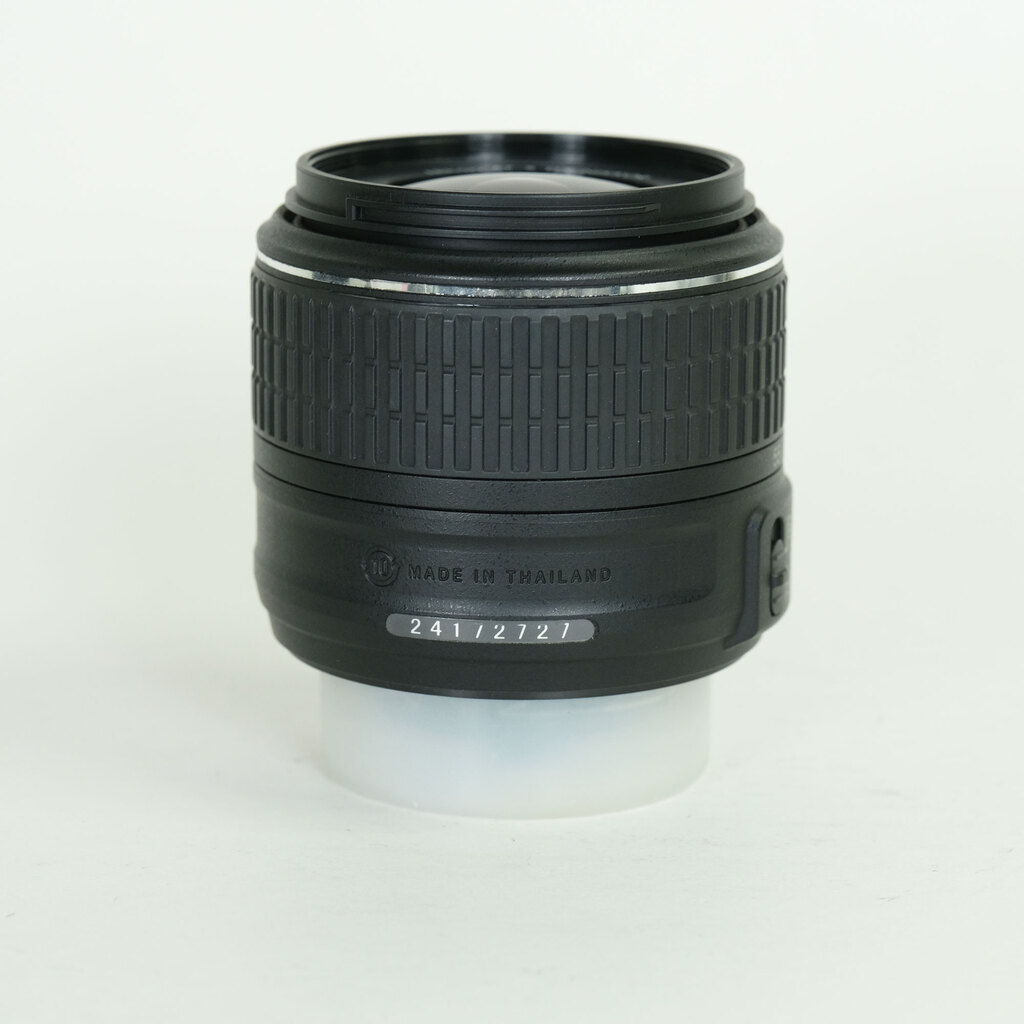 Nikon AF-S DX NIKKOR 18-55mm f3.5-5.6G VR II Nikon AF-S DX NIKKOR 18-55mm f3.5-5.6G VR II
