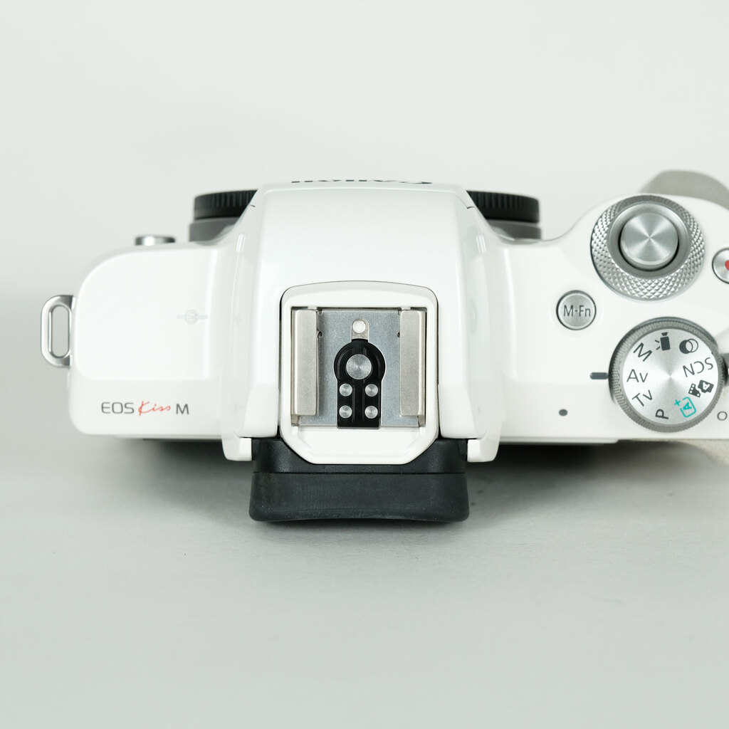 Canon EOS Kiss M