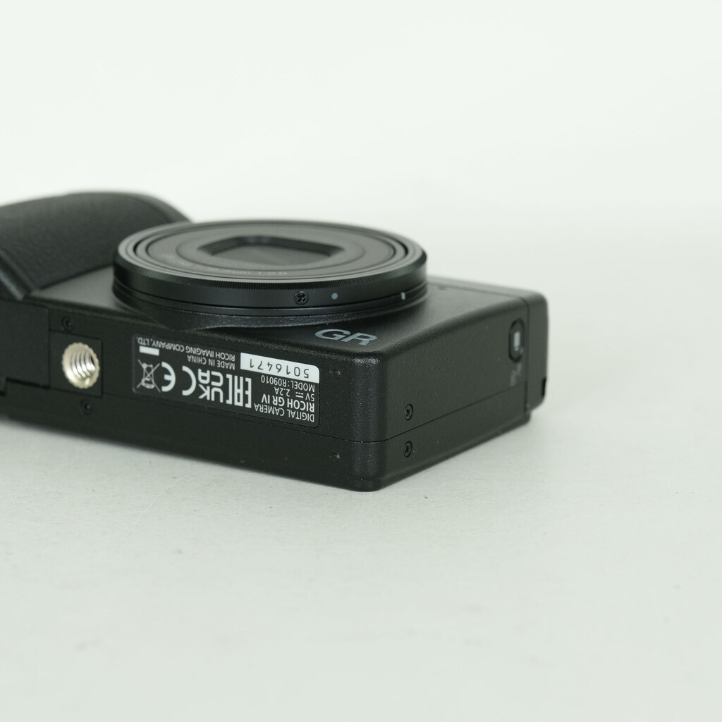 RICOH GR IV