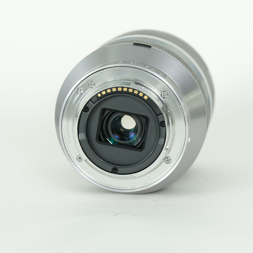 SONY E18-200mm F3.5-6.3 OSS SEL18200