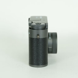 FUJIFILM X half X-HF1