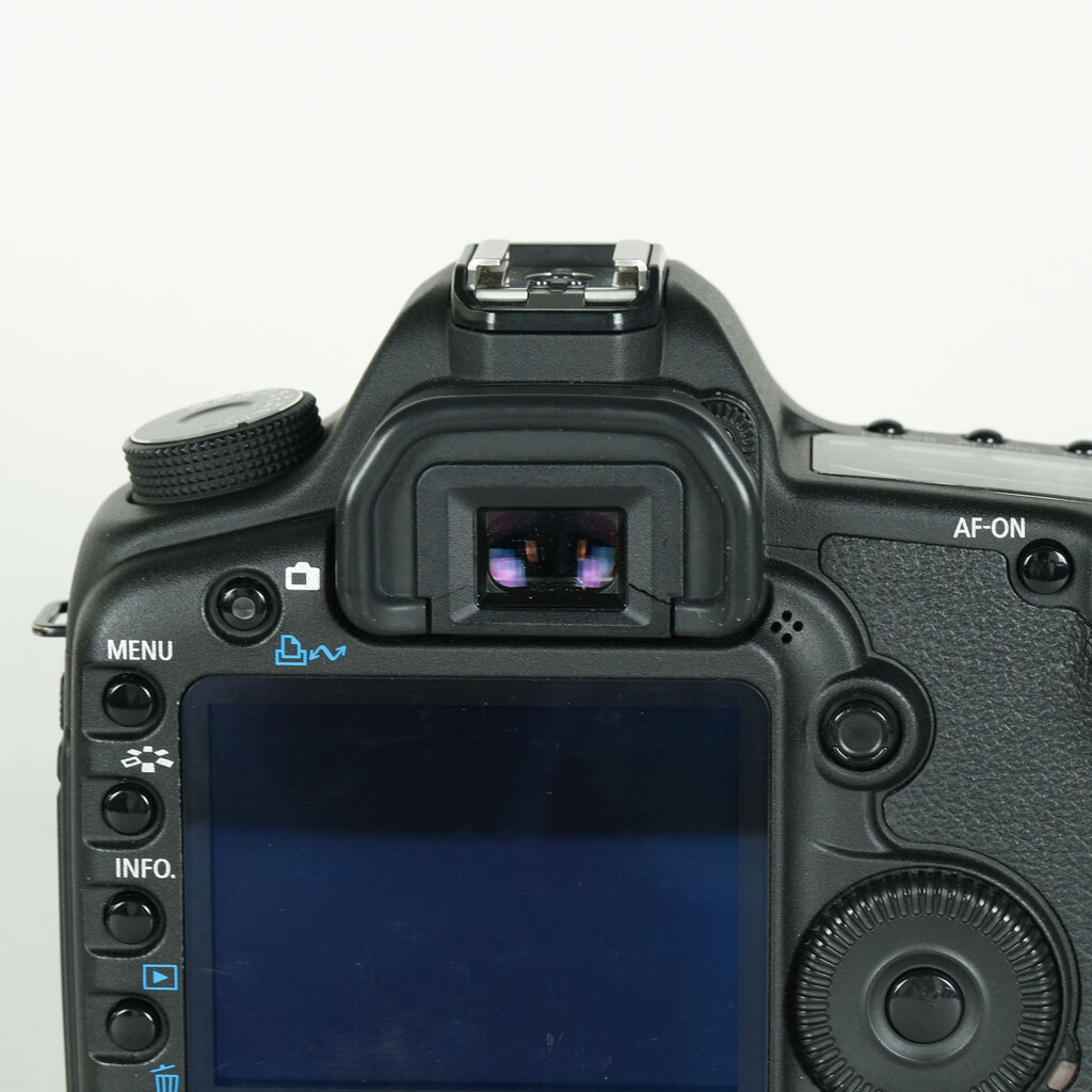 Canon EOS 5D MarkII ボディの出品 | ONE SCENE（ワンシーン）