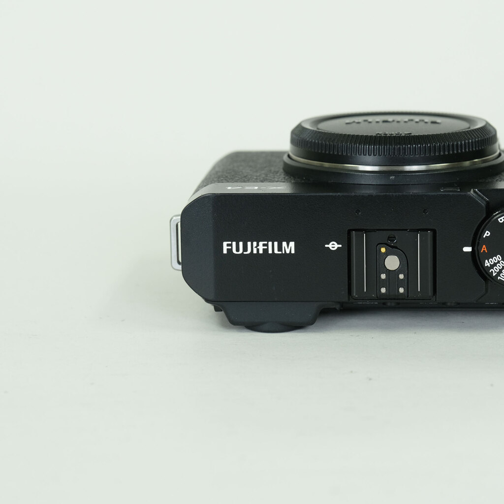 FUJIFILM X-E4