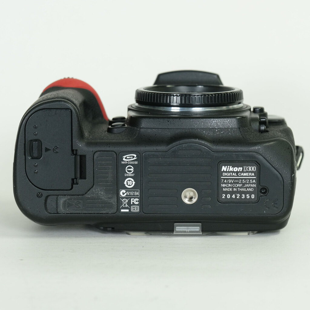 Nikon D300 ボディ