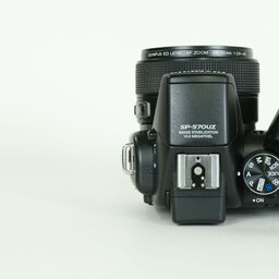 OLYMPUS CAMEDIA SP-570UZ