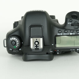 Canon EOS 7D Mark II Canon EOS 7D Mark II