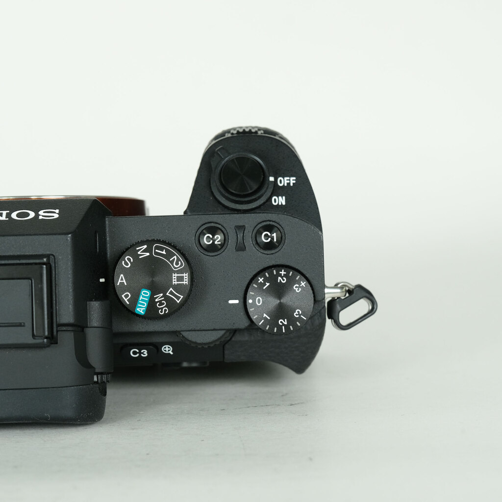 SONY α7 II（ILCE-7M2）の出品 | ONE SCENE（ワンシーン）