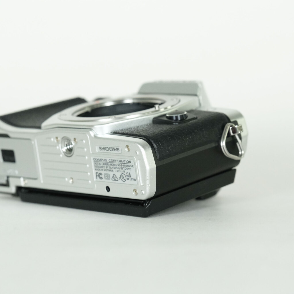 OLYMPUS OM-D E-M10 Mark II