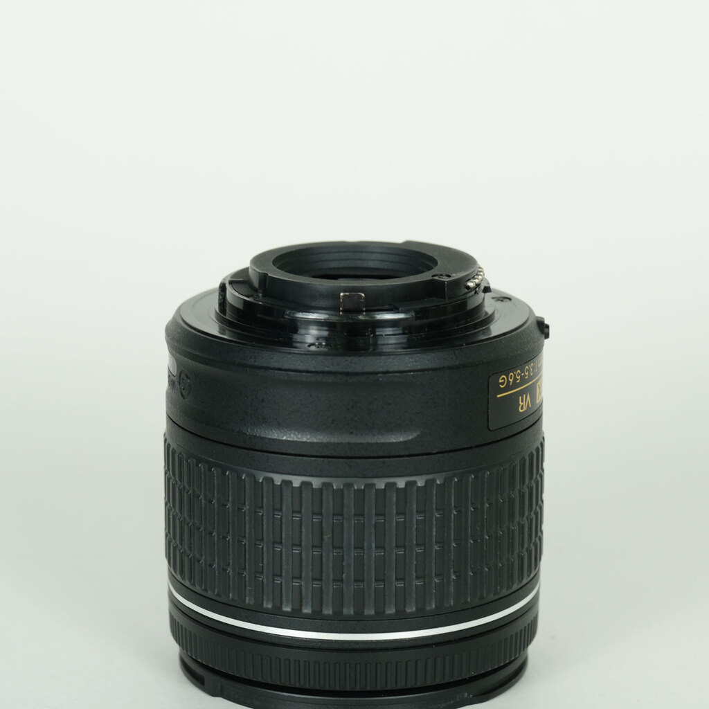 Nikon AF-P DX NIKKOR 18-55mm F3.5-5.6G VR Nikon AF-P DX NIKKOR 18-55mm F3.5-5.6G VR