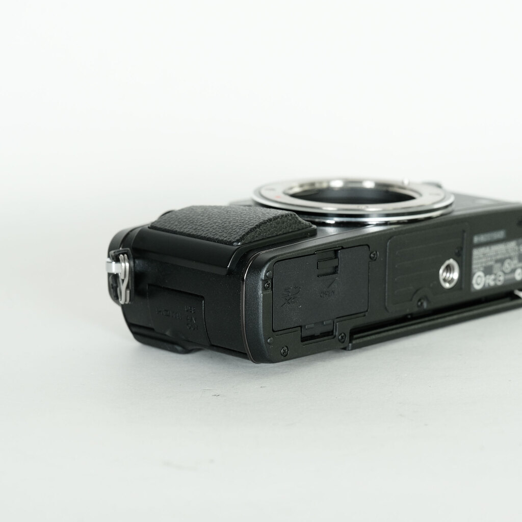 OLYMPUS PEN E-P5 ボディ ブラック