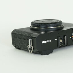 FUJIFILM X-E4
