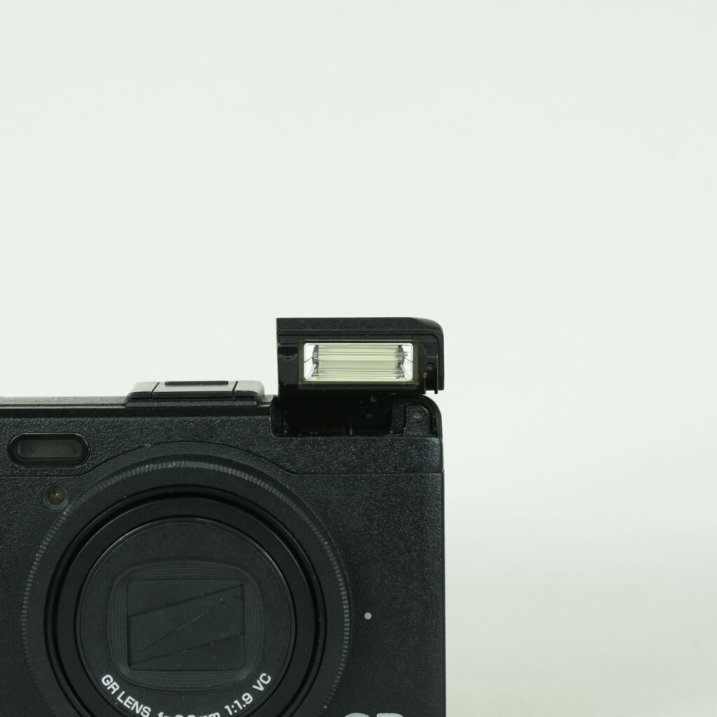 RICOH GR DIGITAL IV