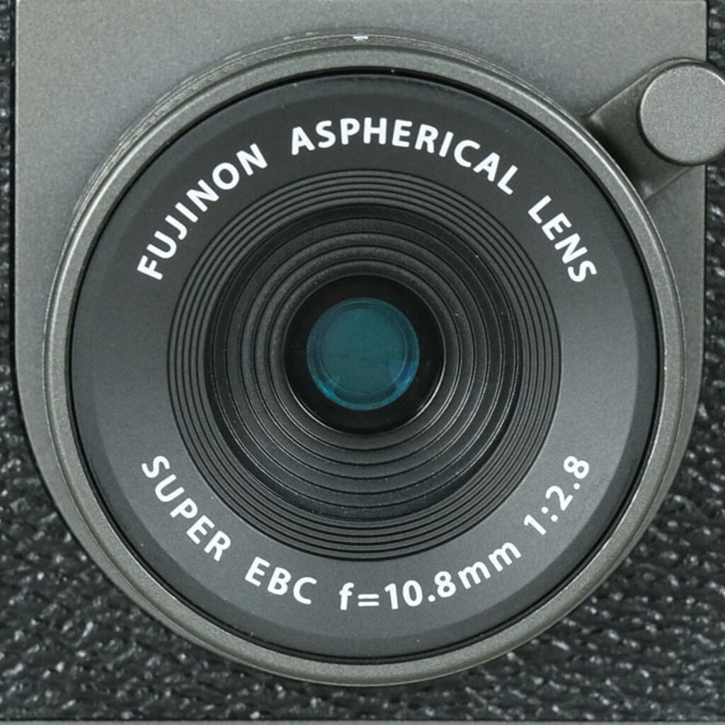 FUJIFILM X half X-HF1