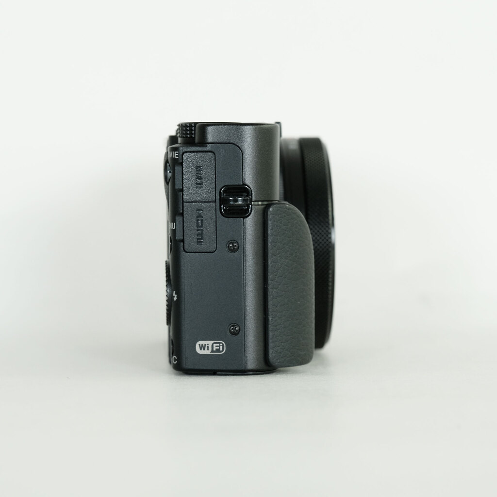 SONY Cyber-shot DSC-RX100M5