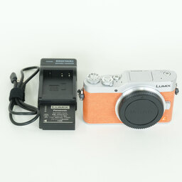 Panasonic LUMIX DC-GF9 ボディ オレンジ