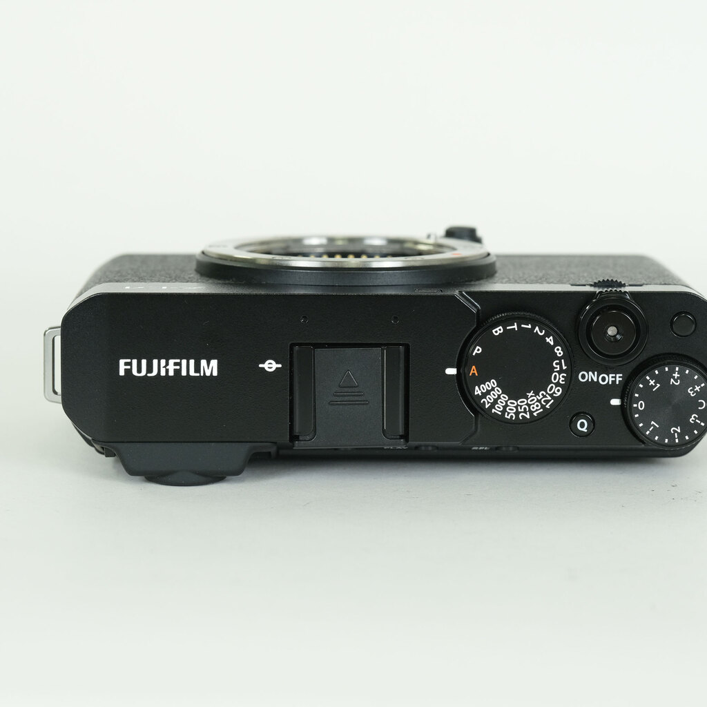 FUJIFILM X-E4