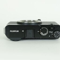 FUJIFILM X-E4