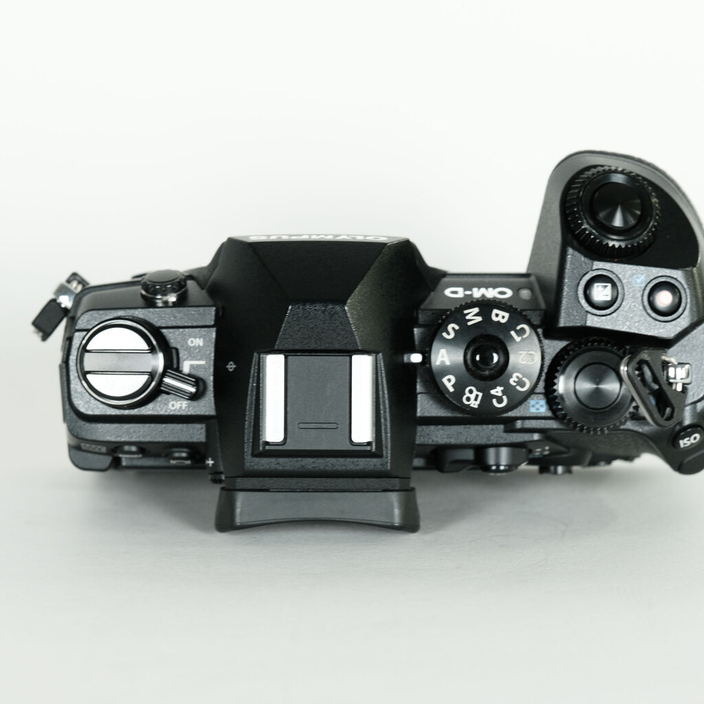 OLYMPUS OM-D E-M1 Mark III