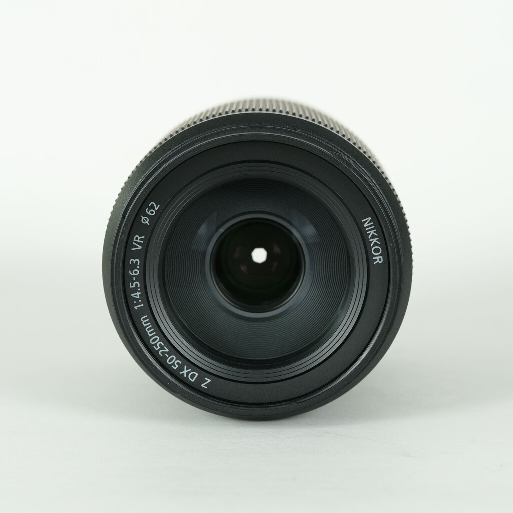 Nikon NIKKOR Z DX 50-250mm f/4.5-6.3 VR Nikon NIKKOR Z DX 50-250mm f/4.5-6.3 VR
