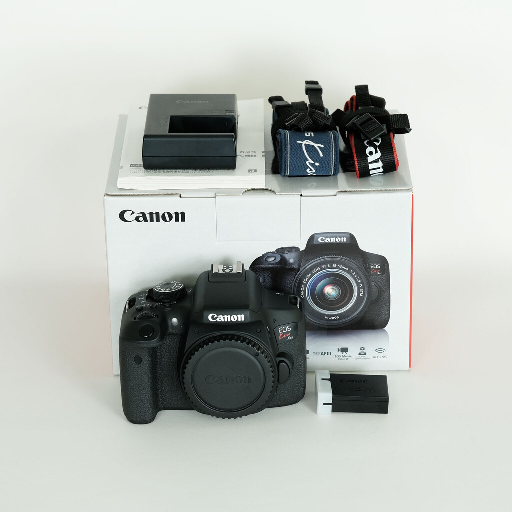 Canon EOS Kiss X8i Canon EOS Kiss X8i